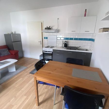 Schoene 2 Zimmer Apartment In Krefeld City, Monteur Wohnung Netflix & Prime Exteriér fotografie