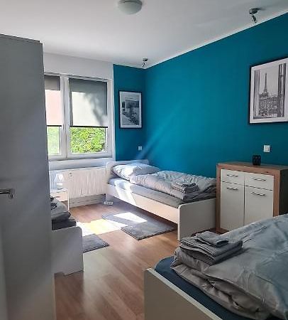 Schoene 2 Zimmer Apartment In Krefeld City, Monteur Wohnung Netflix & Prime Exteriér fotografie