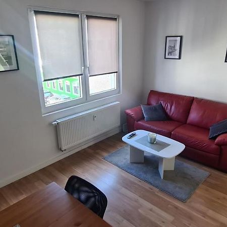 Schoene 2 Zimmer Apartment In Krefeld City, Monteur Wohnung Netflix & Prime Exteriér fotografie