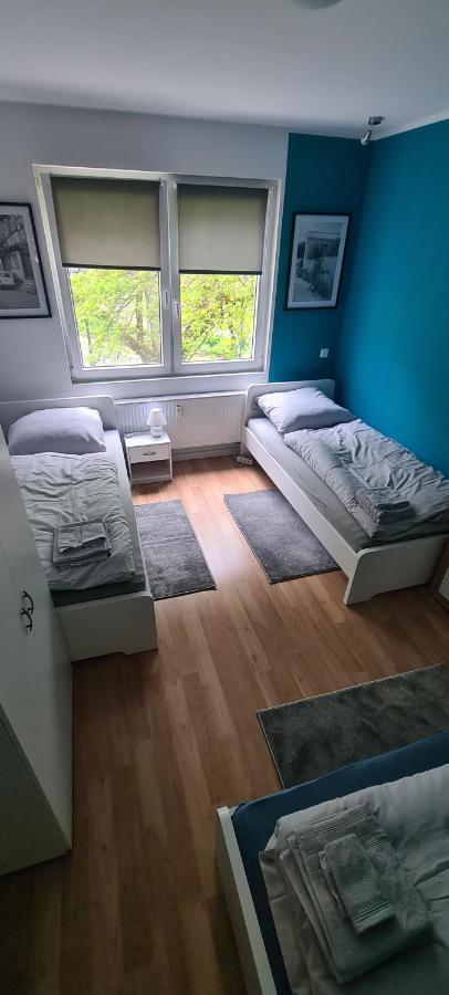 Schoene 2 Zimmer Apartment In Krefeld City, Monteur Wohnung Netflix & Prime Exteriér fotografie